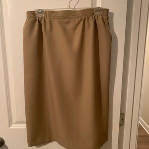 Alfred Dunner Classics ~ Skirt size 14 Tan NWT